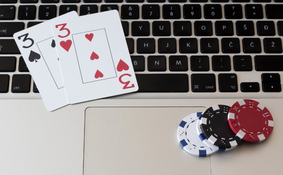 Five reasons to play at an online casino rather than a land-based one