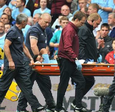 Sergio Aguero eases Manchester City's worry as injured ...