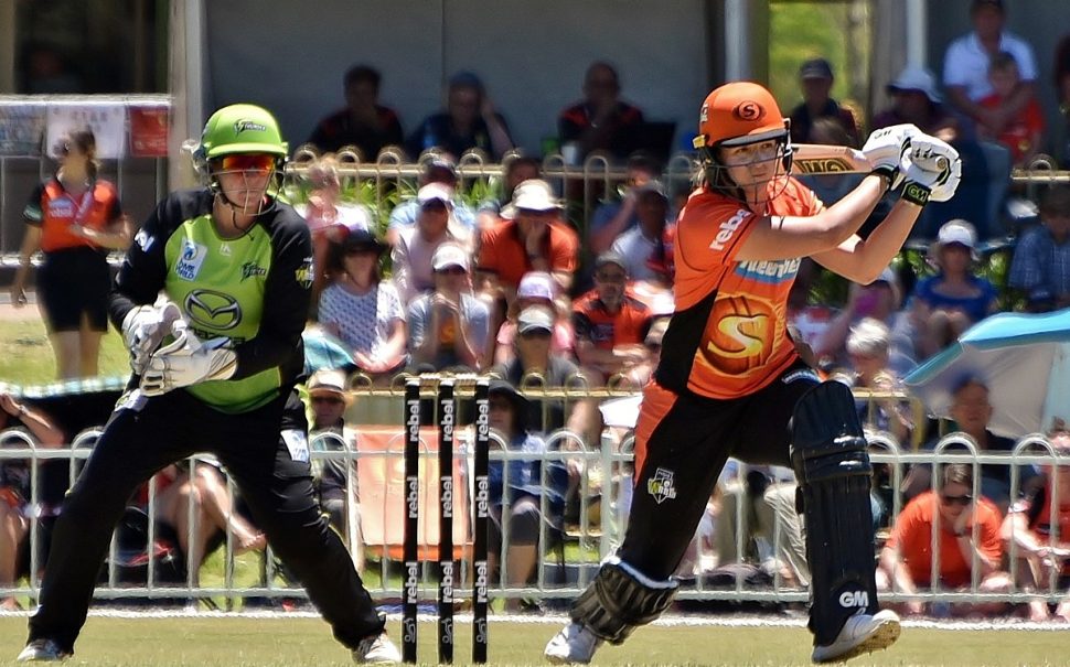kate cross batting in the WBBL