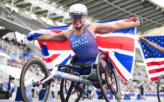 Hannah Cockroft celebrates winning gold at the Para Athletics World Championships